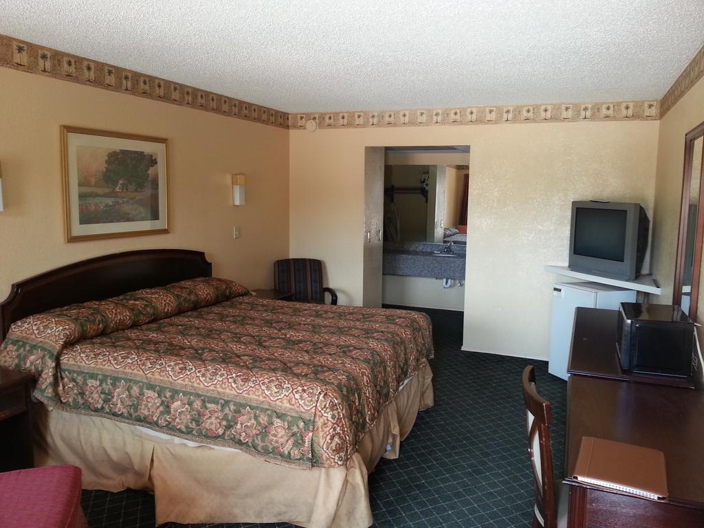 Tahlequah Motor Lodge Room photo